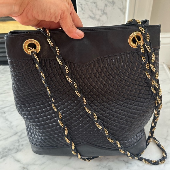 Authentic Bally Navy calfskin leather shoulder Bag! - Picture 6 of 6